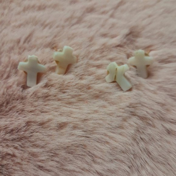 Handmade Mother of Pearl Cross - Picture 4 of 4